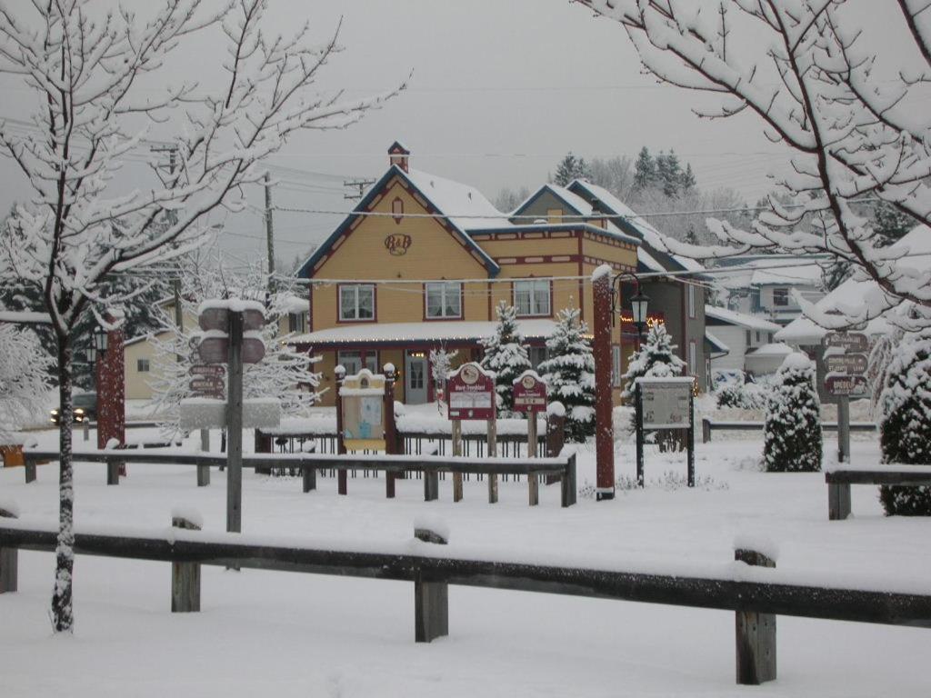 Auberge Le Voyageur Mont-Tremblant Exteriör bild