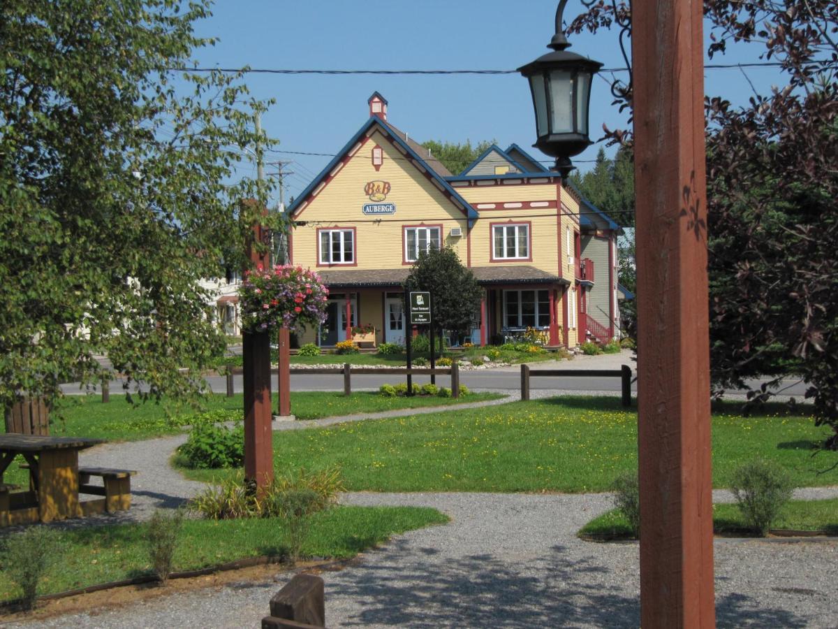Auberge Le Voyageur Mont-Tremblant Exteriör bild